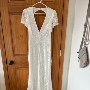 Lulu's Elegant White Lace Wedding Dress
